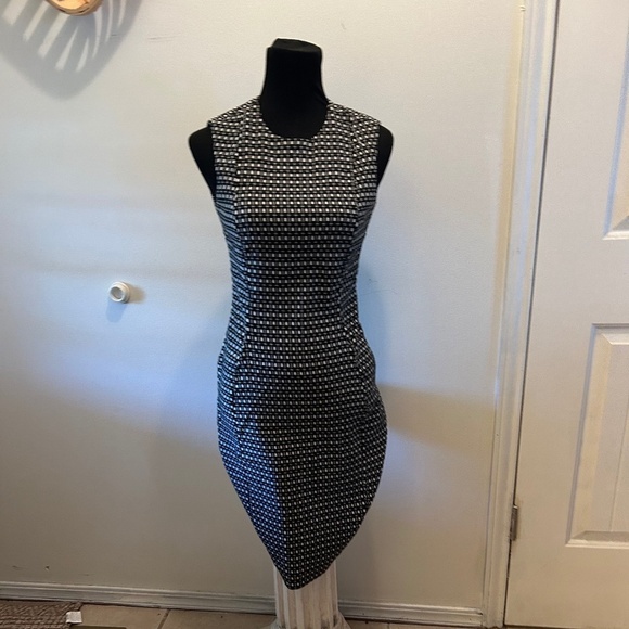 Calvin Klein Sheath Dress Black Gray White Check Sleeveless 2 sheath - Picture 1 of 8